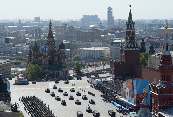 Erődemonstráció és ünnepi parádé Oroszországban