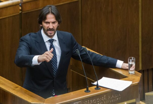 Az ellenzék leváltaná Kaliňákot