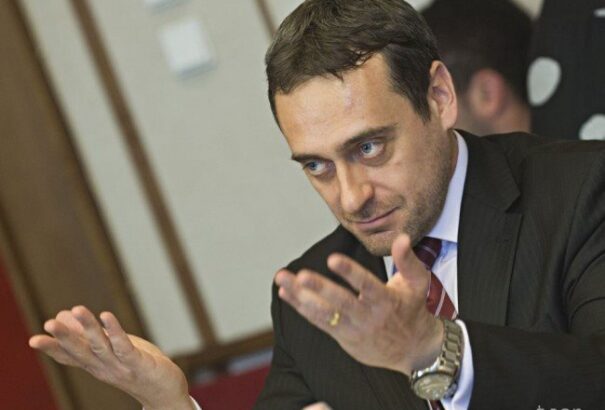 Jozef Rajtár feljelentést tesz egy gyanús adóelkerülési üggyel kapcsolatban