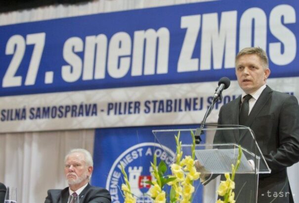 Rober Fico kórházi kezelése után újra a nyilvánosság elé állt