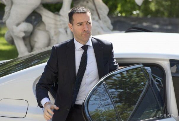 Druckner megmentené a kórházakat. Azt is tudja, hogyan