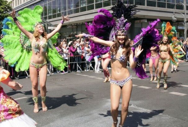 Erőszak a berlini Kultúrák Karneválján