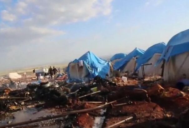 Légicsapás ért egy szír menekülttábort