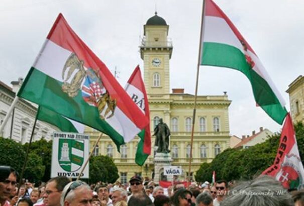 Megélhetési átlagemberek és politikusok