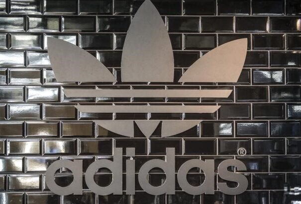 Az Adidas visszatér Németországba