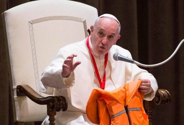 Ferenc pápa: a migránsok nem veszélyesek, ők vannak veszélyben