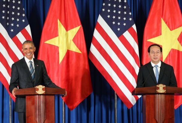 Obama enyhít a Vietnammal szembeni fegyverembargón