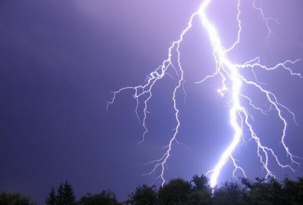 Végzetes villámcsapások: Lengyelországban két ember meghalt, Németországban 35-en, Párizsban 11-en sérültek meg