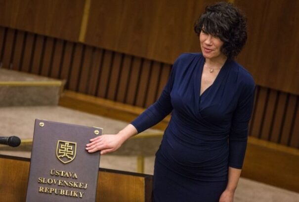 Megoldást találtak a parlamentbe gyerekkel érkező képviselőknek