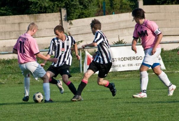 Otthon kapott ki a listavezető, egy pontra olvadt Berekalja előnye – Régiófoci: Lévai járás