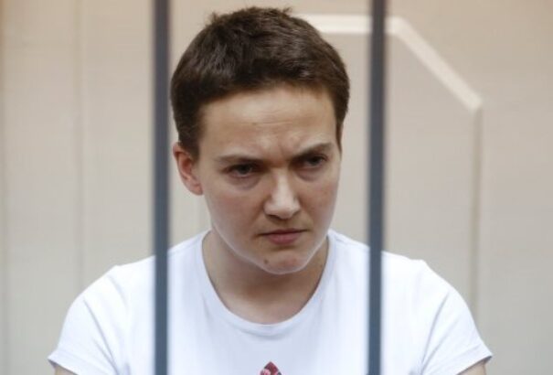 Fogolycserével szabadul az ukrán pilótanő