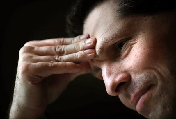 Kiszáll a politikából az LMP vezetője