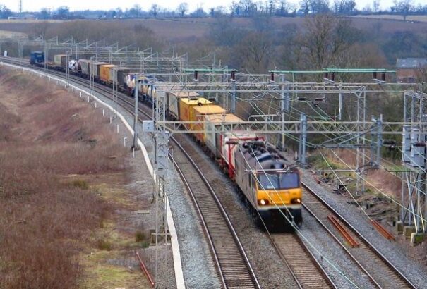 Milliárdokba kerülne a széles nyomtáv