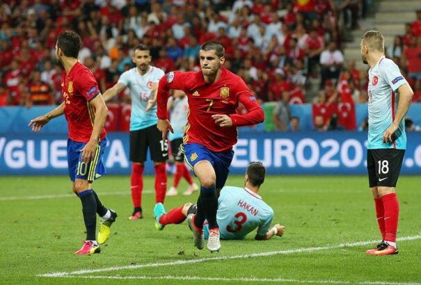 Foci Eb 2016: A hajrában mentettek pontot a csehek egy balhés mérkőzésen, simán nyert a címvédő (videó)