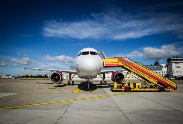 Megérkezett az új kormánygép