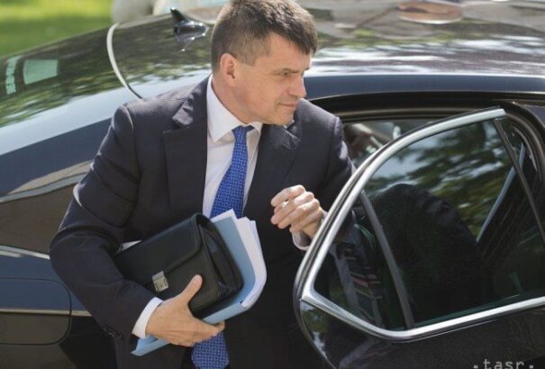 Petícióval fordult Plavčanhoz a szakszervezet