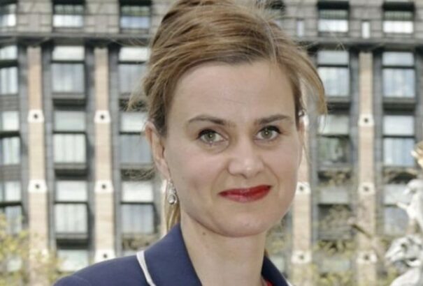 Brutálisan meggyilkolták a brit képviselőnőt