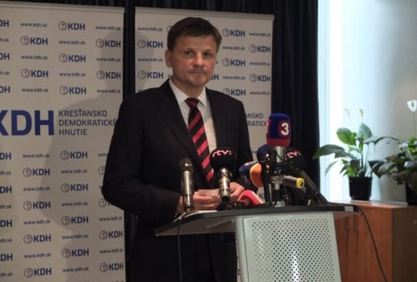 Meglepetés a KDH-ban: Alojz Hlina a párt elnöke