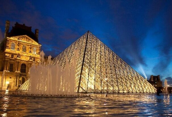 Bezár a Louvre a párizsi árvíz miatt