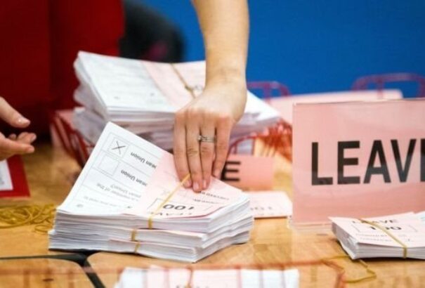 Fordult a kocka, a britek kilépnek