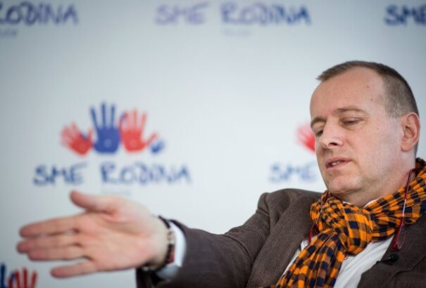 Kollár kirakná pártjából a passzív képviselőket