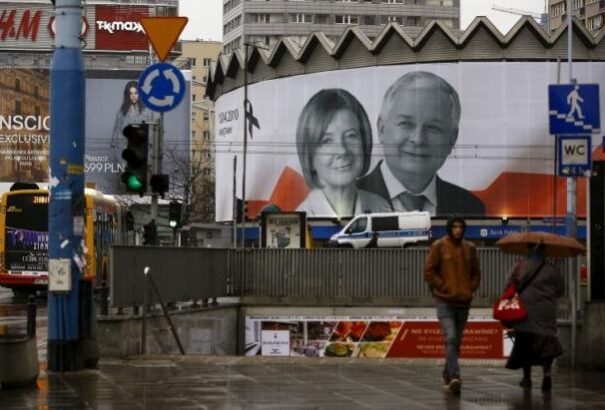 Lengyelország tovább nyomoz a lezuhant elnöki gép ügyében