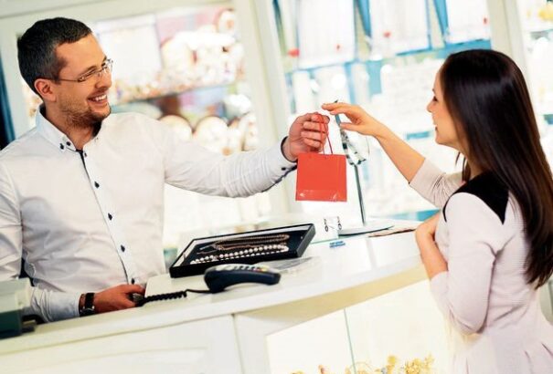 Vásárlásnál ugyan spórolunk az idővel, de nem a pénzünkkel