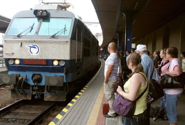 Osztálykirándulás vonattal? A tanárokra nagy káosz vár