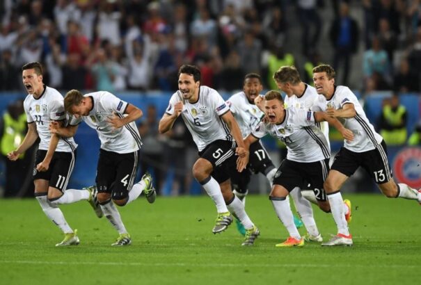 Foci Eb 2016: Drámai büntetőpárbajban jutottak tovább a németek (videó)