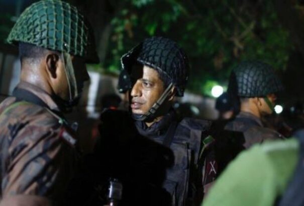 Túszdráma Bangladesben