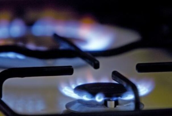 Jó hír a háztartásoknak: mától csökkenek a lakossági gázárak