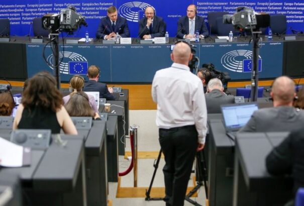 Bepanaszolták Szlovákiát a külföldi újságírók