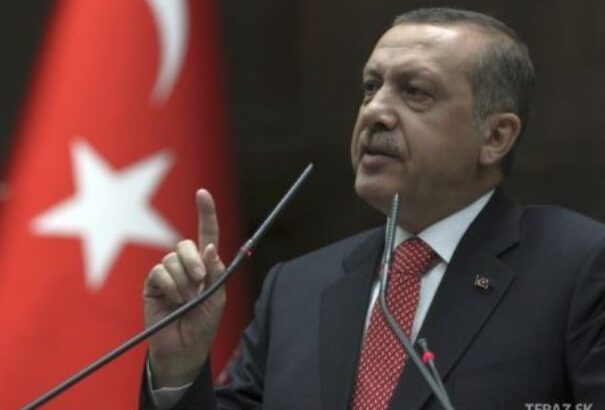 A hadsereg és a titkosszolgálat is Erdogan kezébe kerülhet