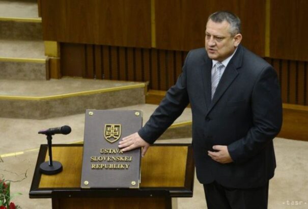 Eduard Adamčík jelölteti magát a Sieť elnöki tisztségére,  az elégedetlenek is őt támogatják