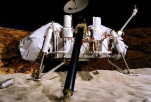 40 évvel ezelőtt érte el a Mars felszínét az életet kereső  Viking-1 űrszonda