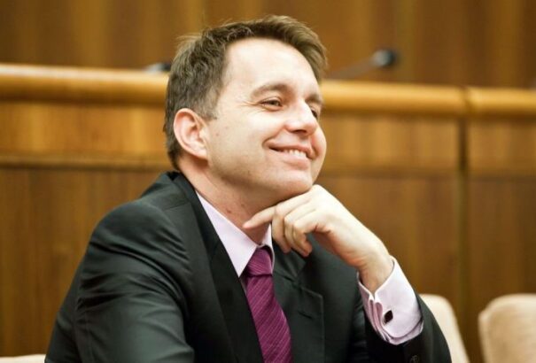 Sokat kér és keveset ad a kormány