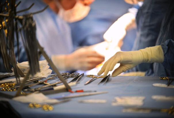 A CT-botrány csak a jéghegy csúcsa. Milliókkal húzták le az egészségügyet