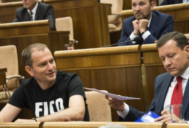 Bonaparty: A Smer pártújságja hazugságot adott Matovičék szájába. Az érintettek cáfolnak.