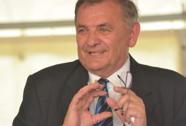 Közösségteremtés és értékmentés. Beszélgetés Lezsák Sándorral, a Magyar Országgyűlés alelnökével.