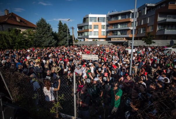 Ma hatodszor tüntetnek a Bonaparte előtt Kaliňák ellen