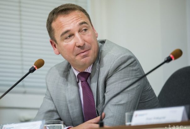 Brecely lemondott. Felkészül: Érsek Árpád