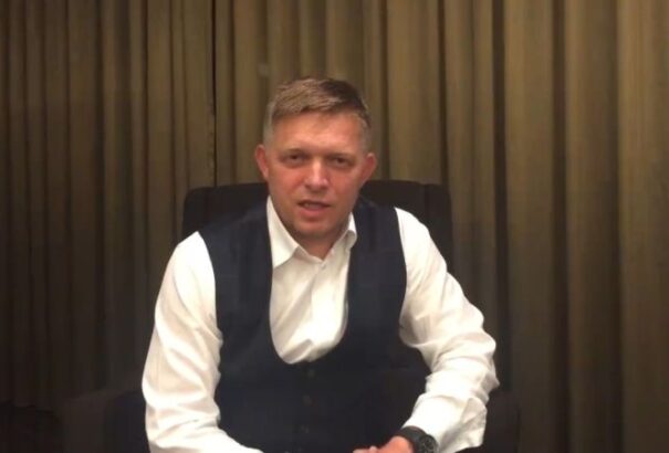 Robert Fico üzenete egy újságírónak: úgy nézel ki, mint egy pók a vécében