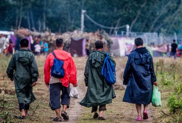 Már Svájcon keresztül jönnek a migránsok Németországba
