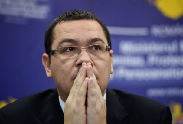 Megfosztották jogászdoktori címétől Victor Ponta volt román kormányfőt