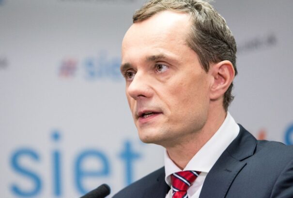 Procházka: nincs morális jogom tovább vezetni a Sieťet.