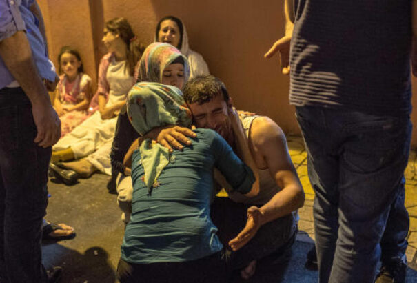 Robbantásos merénylet egy törökországi kurd esküvőn