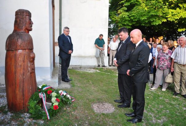 Az MKP Szent István királyunkra emlékezett Kolonban