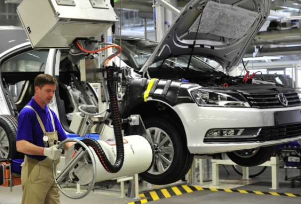 Kettős mérce a pozsonyi Volkswagennél. Sztrájk lehet a vége