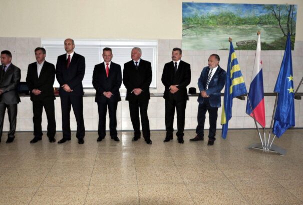 Eurószázezrek magyarlakta területekre. Dunaszerdahelyen jártak Nagyszombat megye elöljárói