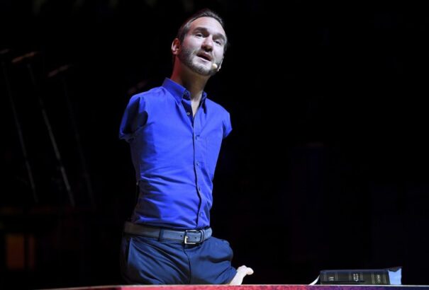 Budapesten adott elő a milliókat motiváló Nick Vujicic